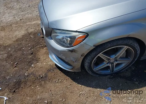 2015 Mercedes-Benz C 300 4Matic/Luxury 4Matic/Sport 4Matic from USA, damaged, VIN 55SWF4KB3FU086377